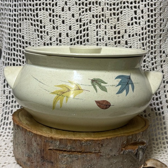 Vintage “Franciscan -Autumn Leaves “Design Casserole Bowl with Lid, Ovenbake - Picture 3 of 9